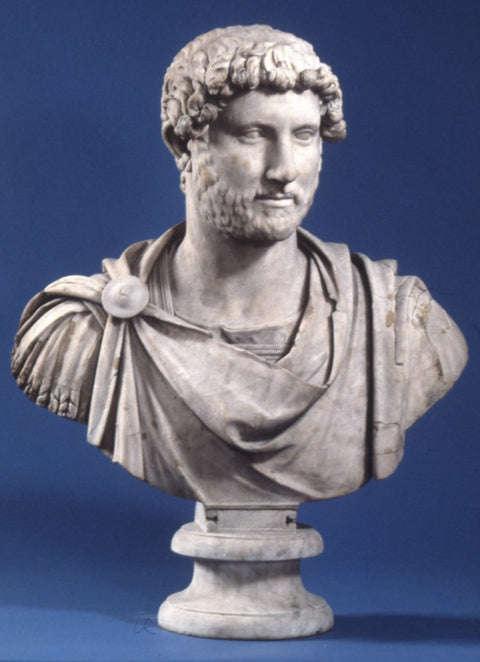 Busto de mármol del emperador Adriano